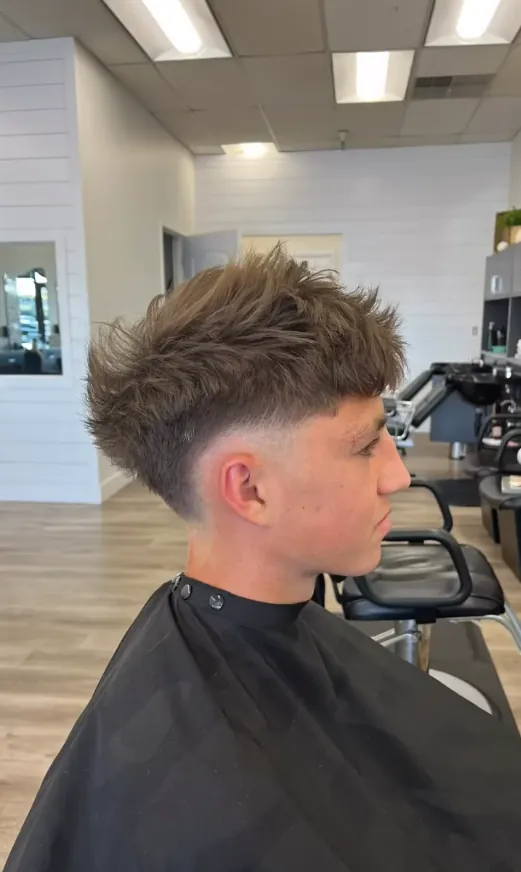 Textured mens quiff with taper